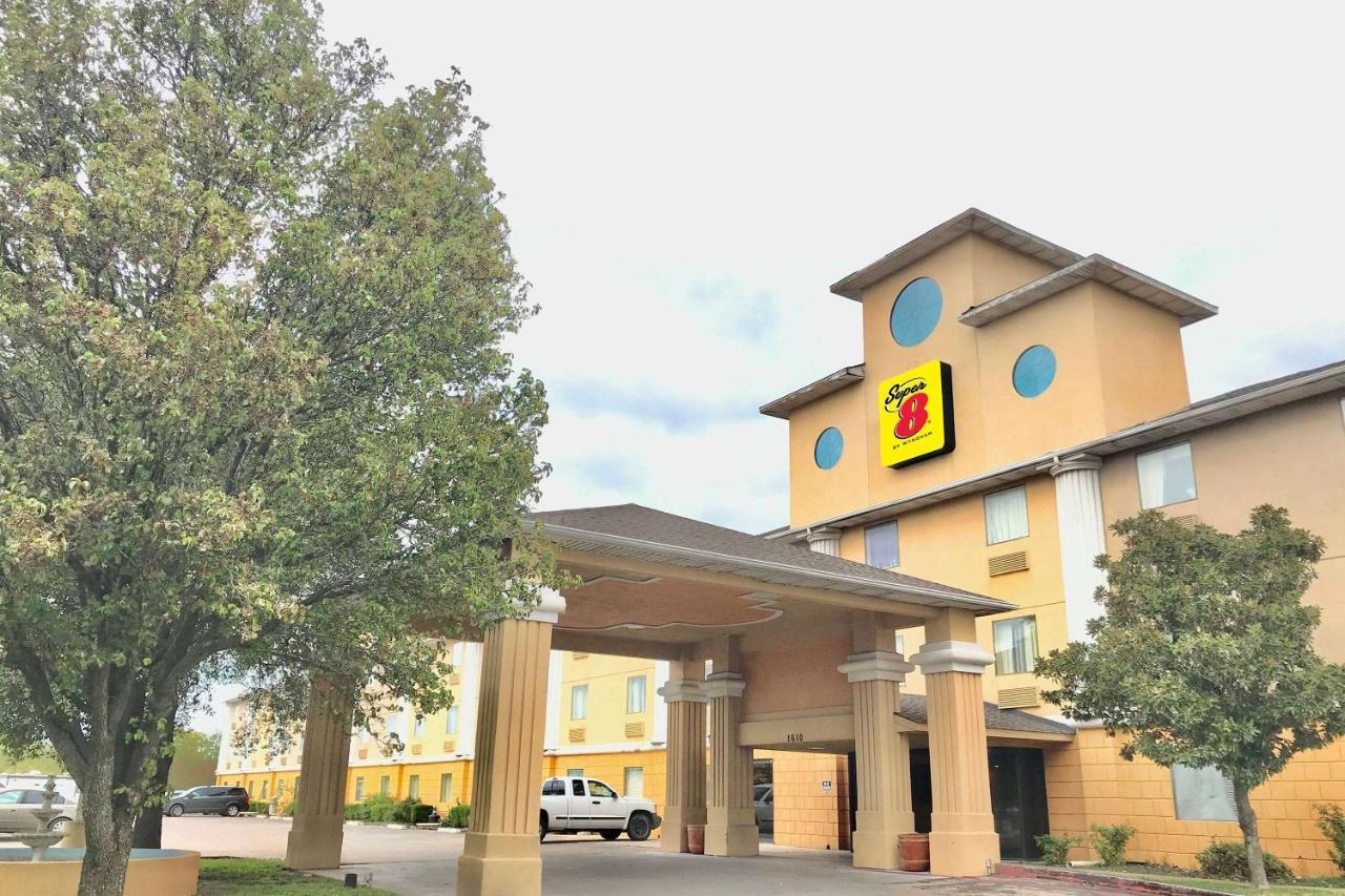 Отель Super 8 By Wyndham Temple I-35 Экстерьер фото